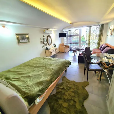 Magical View 1 Asproneri, * Kamena Vourla